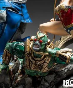 Wonder Woman Vs Darkseid Diorama 1/6 – DC Comics By Ivan Reis Iron Studios