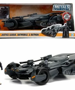 Jada Toys Batman Justice League 2017 Batmobile With Diecast Batman Figure 1/24 By Jada