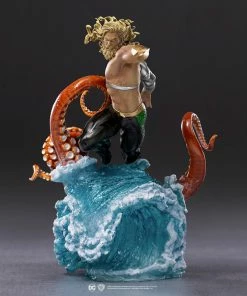 Aquaman Deluxe 1:10 Scale Statue By Iron Studios Art Scale 1:10 - DC Comics SIDESHOW COLLECTIBLES