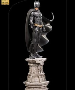 Batman Deluxe 1:10 Scale Statue By Iron Studios Art Scale - Sideshow Con Exclusive