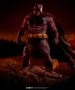 Batman: The Dark Knight Returns Sixth Scale Diorama By Iron Studios