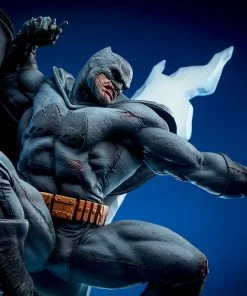 Batman: The Dark Knight Returns Premium Format™ Figure By Sideshow Collectibles