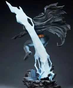 Batman: The Dark Knight Returns Premium Format™ Figure By Sideshow Collectibles
