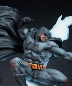 Batman: The Dark Knight Returns Premium Format™ Figure By Sideshow Collectibles