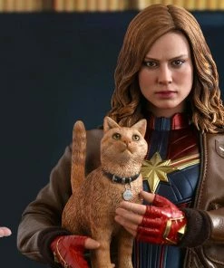 Avengers Earth's Heroes Captain Marvel Deluxe Version Sixth Scale Figure By Hot Toys Captain Marvel - Movie Masterpiece Series