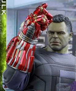 Hot Pop Cultures Store Hulk Sixth Scale Figure By Hot Toys Avengers: Endgame - Movie Masterpiece Series