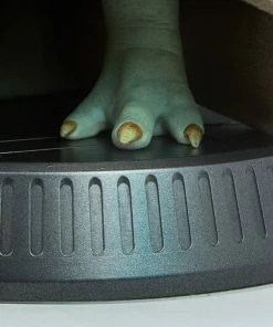 Sideshow Collectibles The Child Life-Size Figure