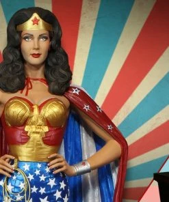 Wonder Woman Cape Variant Maquette By Tweeterhead